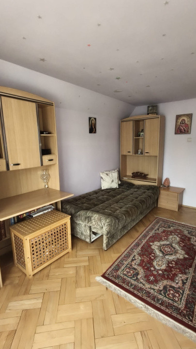 Casă 6 camere D+P+M-217 mp utili, 515 mp curte, Zona  Cartier Kogalniceanu 