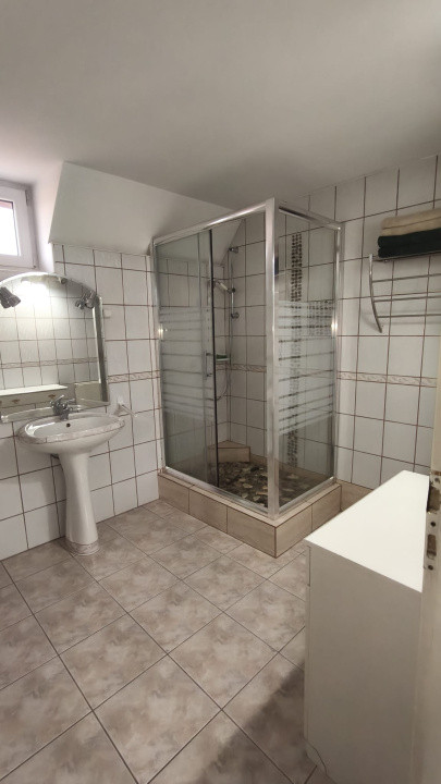 Casă 6 camere D+P+M-217 mp utili, 515 mp curte, Zona  Cartier Kogalniceanu 