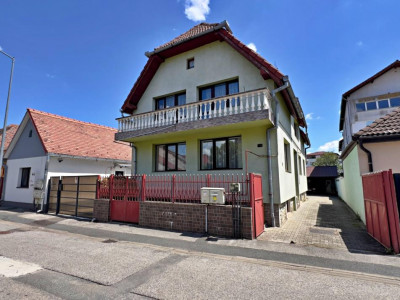 Casă 6 camere D+P+M-238 mp utili, 514 mp curte, Zona  Cartier Kogalniceanu 