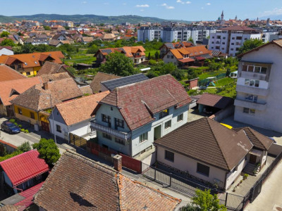 Casă 6 camere D+P+M-217 mp utili, 515 mp curte, Zona  Cartier Kogalniceanu 