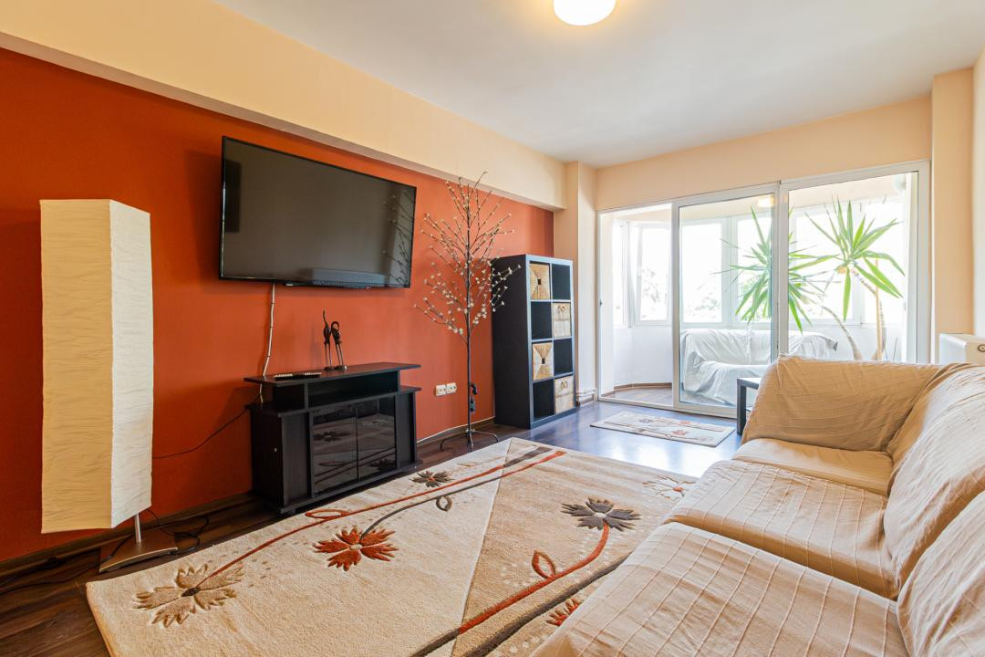 Inchiriere apartament 3 camere, mobilat și utilat - zona Centrul Civic