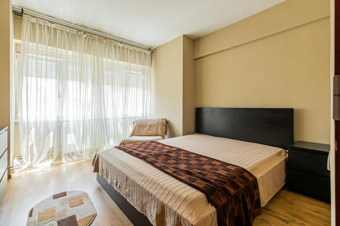 Inchiriere apartament 3 camere, mobilat și utilat - zona Centrul Civic
