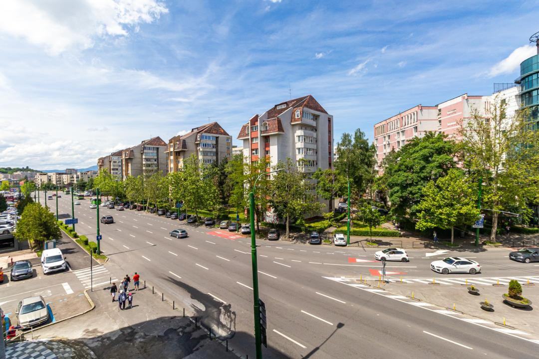 Inchiriere apartament 3 camere, mobilat și utilat - zona Centrul Civic