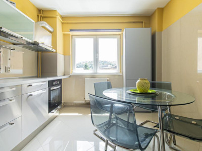 Inchiriere apartament 3 camere, mobilat și utilat - zona Centrul Civic