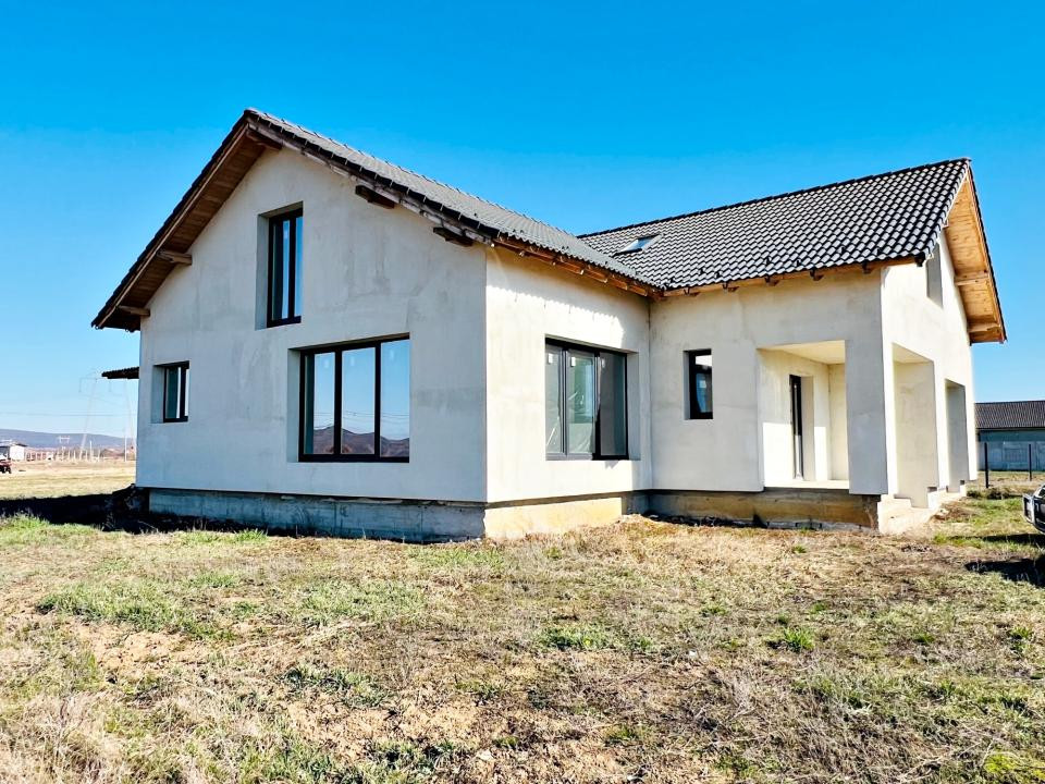 Casa unifamilială mare 5 cam, garaj, curte. Întabulată. Fughiu Oradea