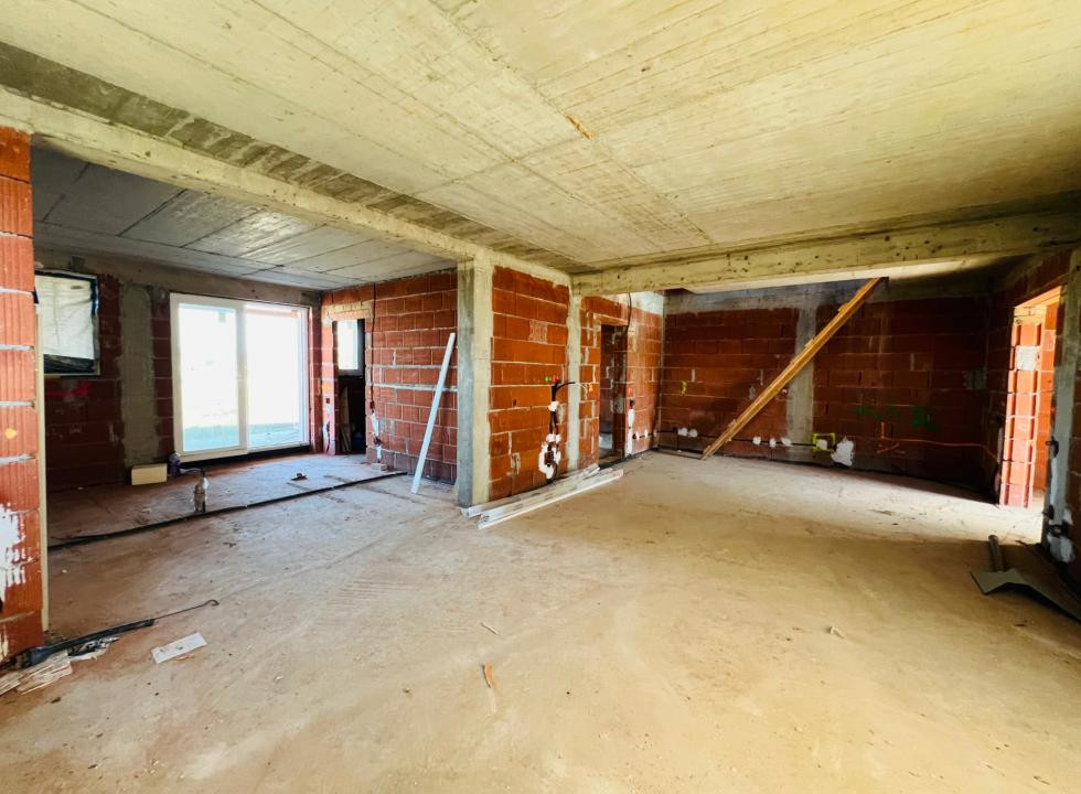 Casa unifamilială mare 5 cam, garaj, curte. Întabulată. Fughiu Oradea