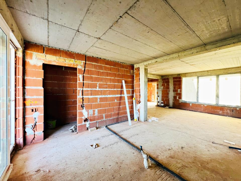 Casa unifamilială mare 5 cam, garaj, curte. Întabulată. Fughiu Oradea