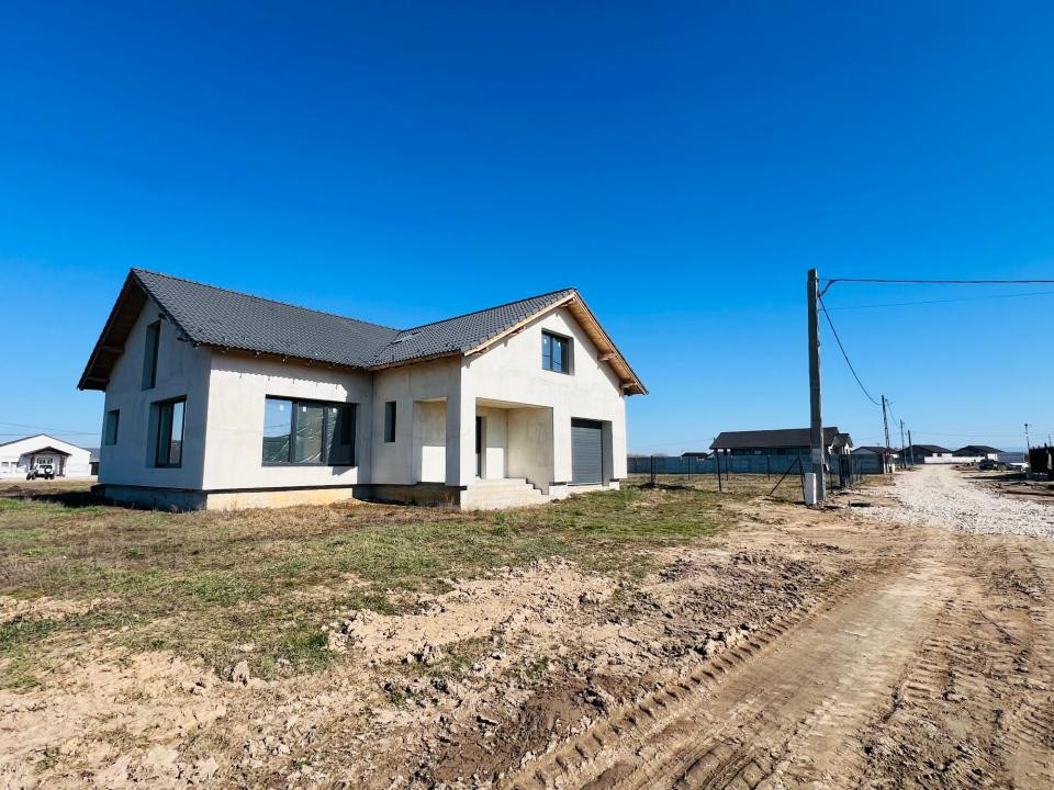 Casa unifamilială mare 5 cam, garaj, curte. Întabulată. Fughiu Oradea