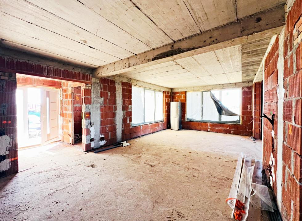 Casa unifamilială mare 5 cam, garaj, curte. Întabulată. Fughiu Oradea