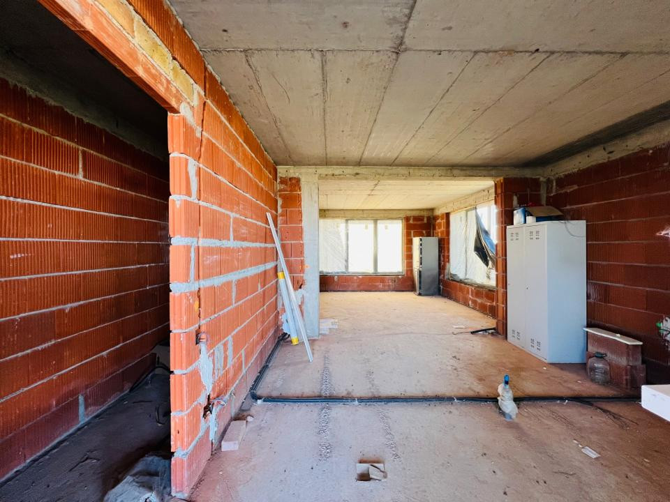 Casa unifamilială mare 5 cam, garaj, curte. Întabulată. Fughiu Oradea