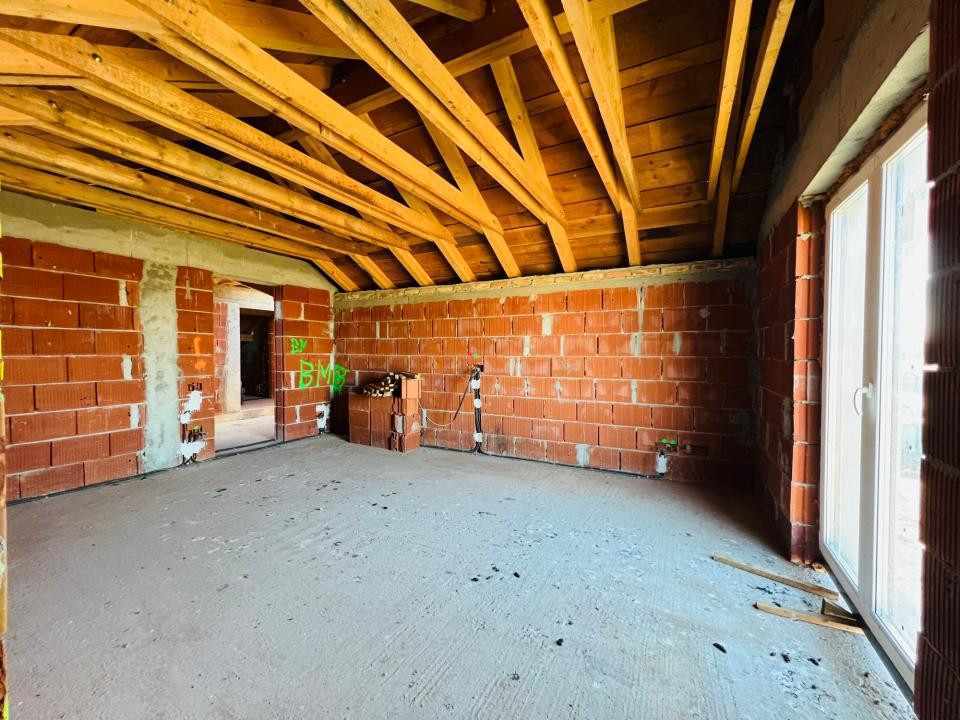 Casa unifamilială mare 5 cam, garaj, curte. Întabulată. Fughiu Oradea