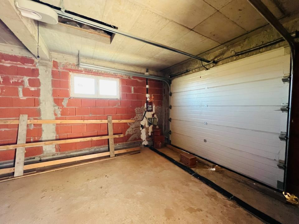 Casa unifamilială mare 5 cam, garaj, curte. Întabulată. Fughiu Oradea