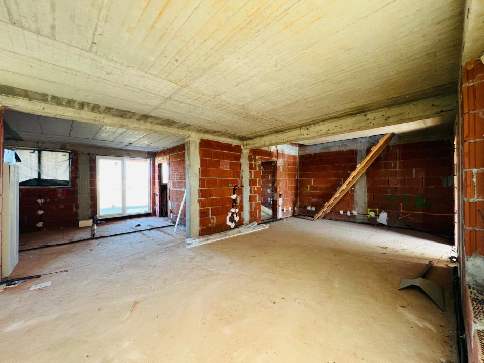 Casa unifamilială mare 5 cam, garaj, curte. Întabulată. Fughiu Oradea