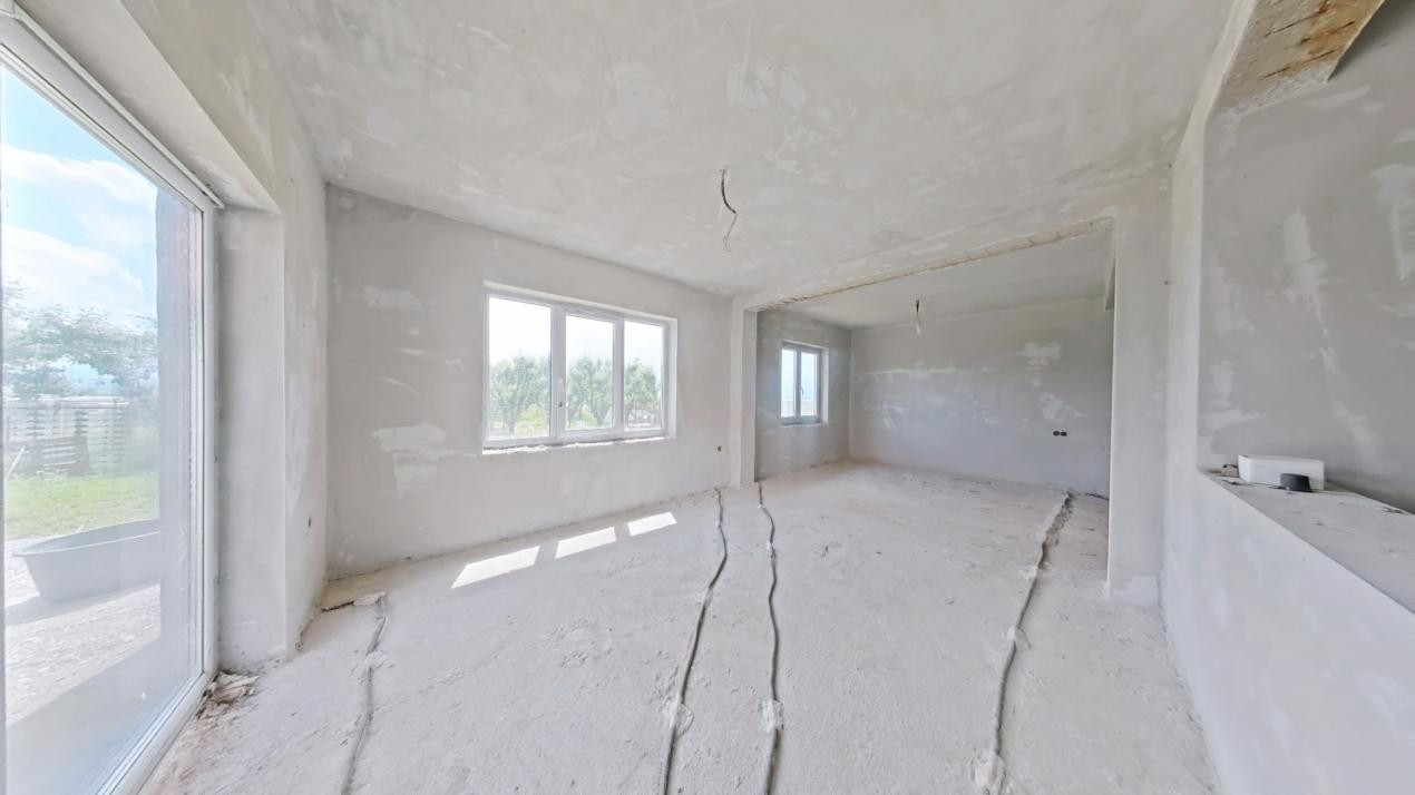 Casa cu 7 camere, 224 mp utili, teren 1000 mp | Feldioara 