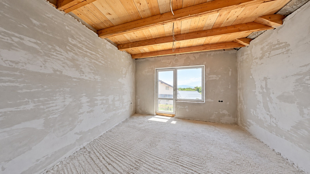 Casa cu 7 camere, 224 mp utili, teren 700 mp | Feldioara 