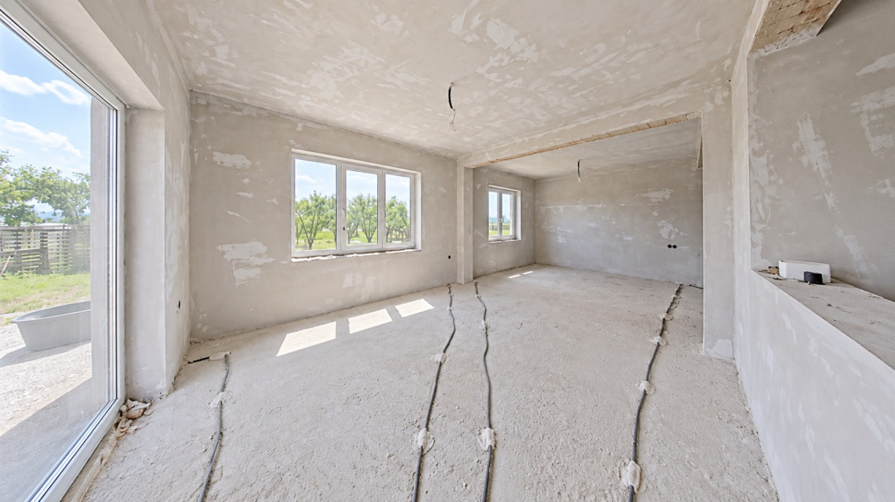 Casa cu 7 camere, 224 mp utili, teren 700 mp | Feldioara 