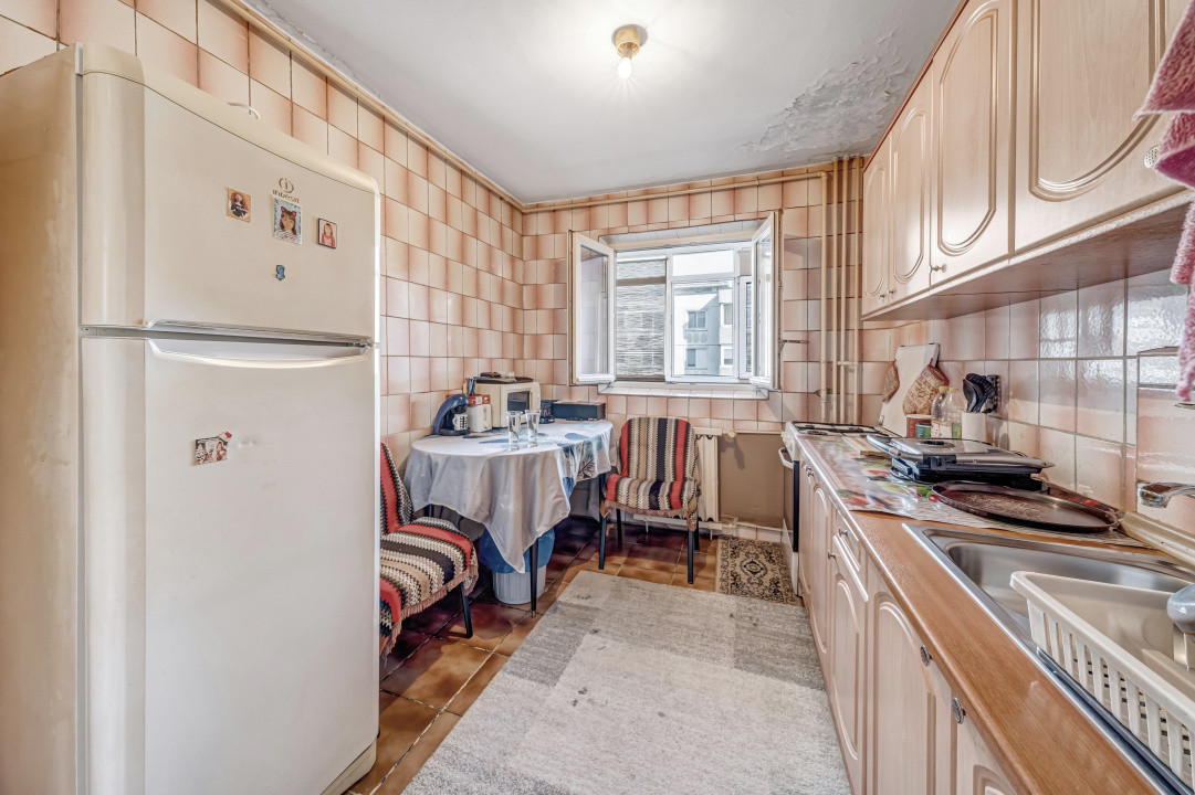 **Apartament cu 3 camere | 64,2 mp utili | 2 băi | Bloc 1985 | Etaj 7/8 | Sector