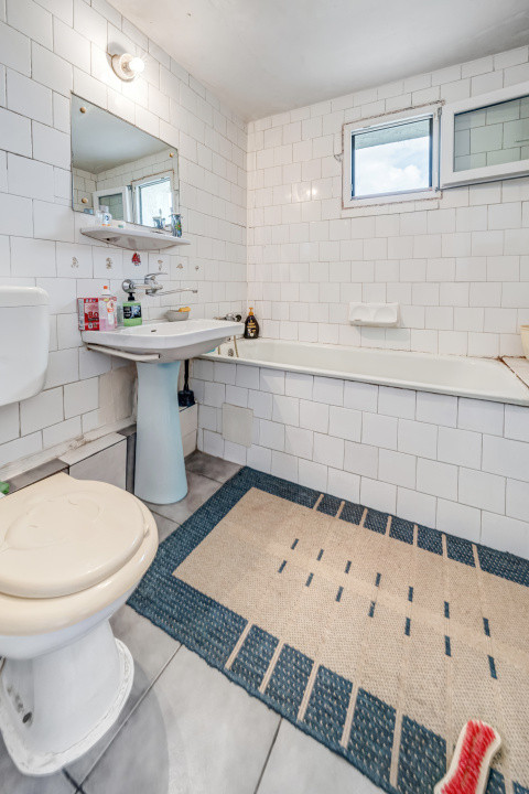 **Apartament cu 3 camere | 64,2 mp utili | 2 băi | Bloc 1985 | Etaj 7/8 | Sector