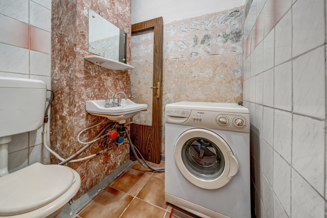 **Apartament cu 3 camere | 64,2 mp utili | 2 băi | Bloc 1985 | Etaj 7/8 | Sector