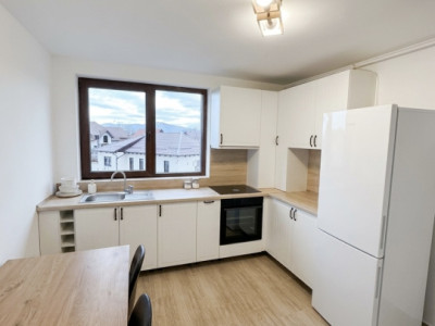 Apartament decomandat de închiriat în Codlea | 82 mp utili | Parcare 