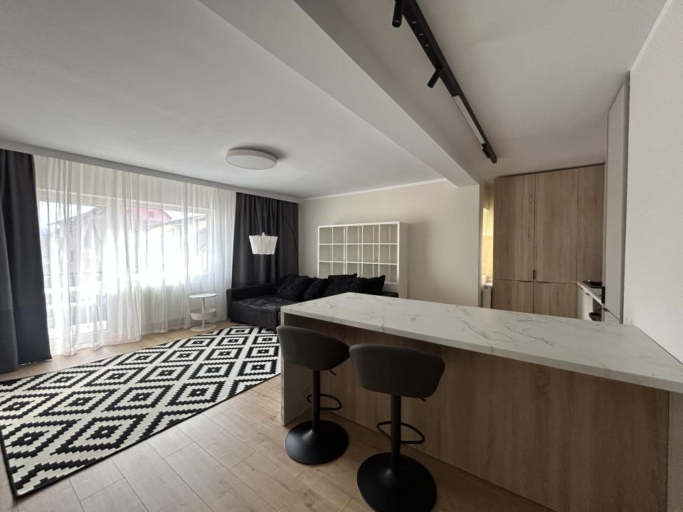 Apartament 2 camere, disponibil imediat, zona Ștrand 