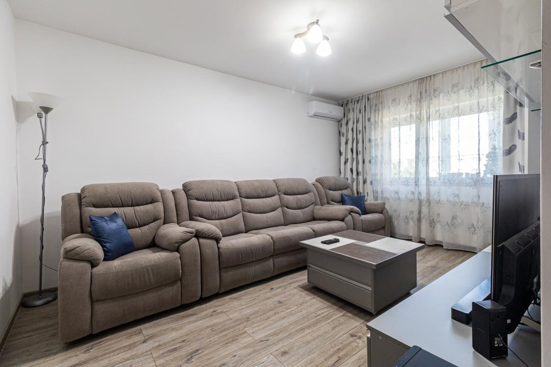 Vânzare apartament cu 3 camere, decomandat - strada Codrul Cosminului