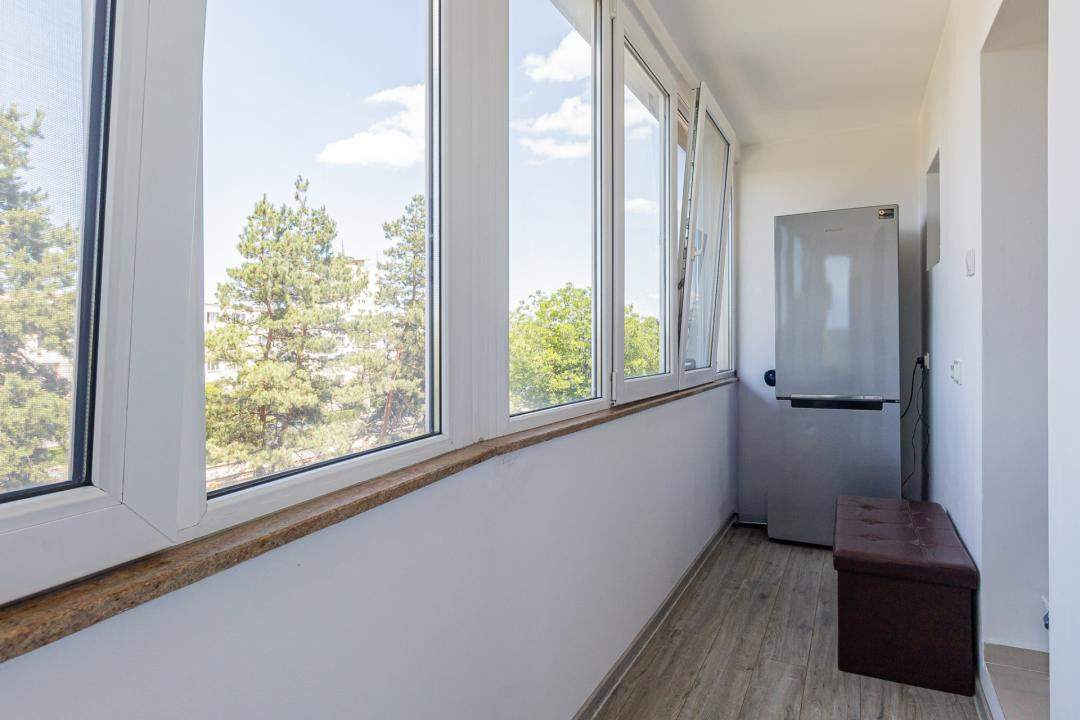 Vânzare apartament cu 3 camere, decomandat - strada Codrul Cosminului