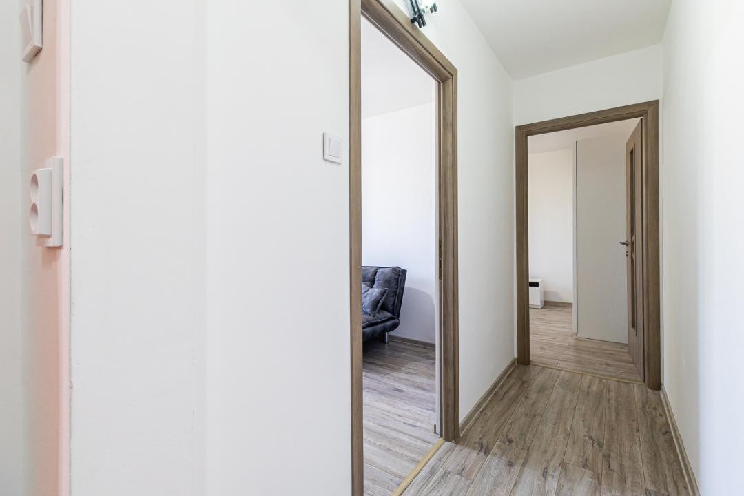 Vânzare apartament cu 3 camere, decomandat - strada Codrul Cosminului