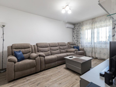 Vânzare apartament cu 3 camere, decomandat - strada Codrul Cosminului
