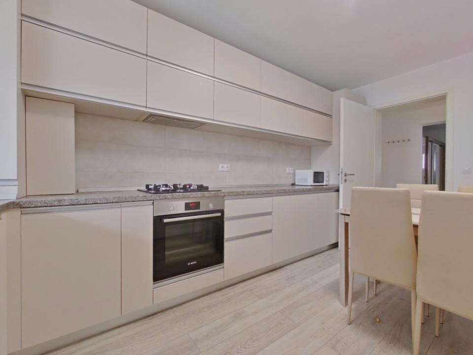 Apartament 3 camere de inchiriat / Kasper -Coresi