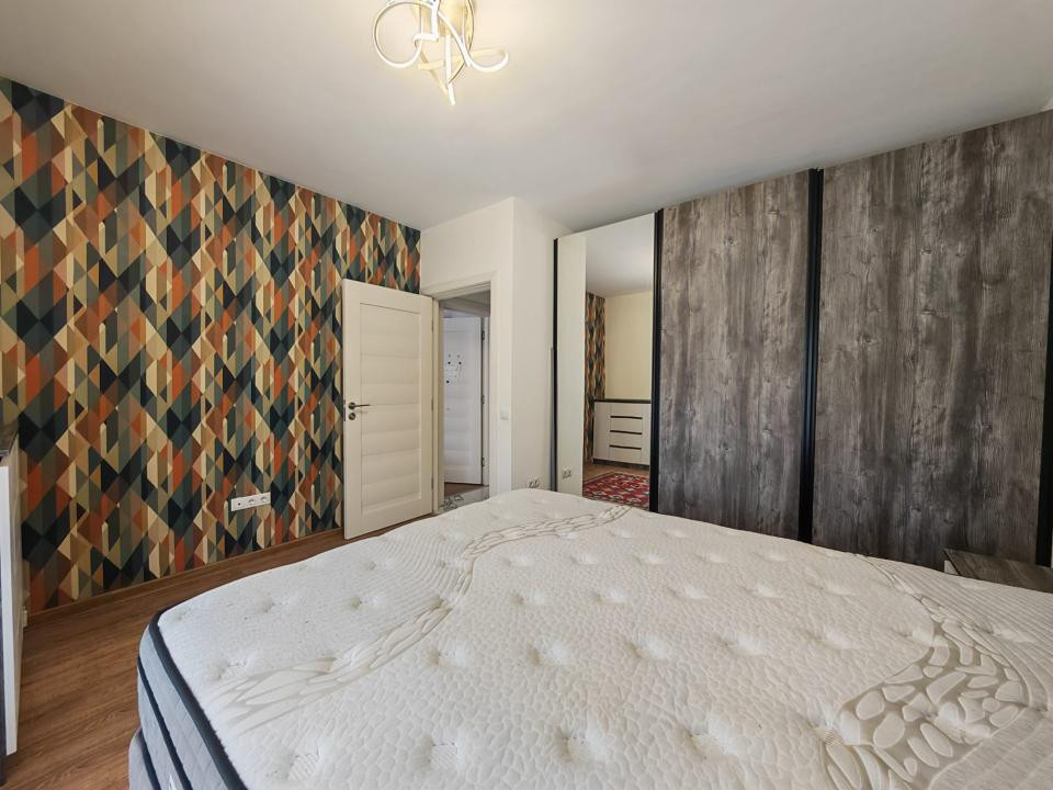 Apartament 3 camere, 2băi curte 86mp, parcare privată, zona Primarie, Selimbăr