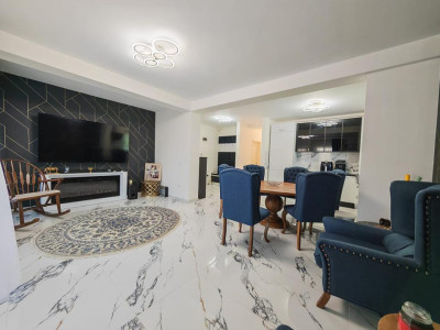 Apartament 3 camere, 2băi curte 86mp, parcare privată, zona Primarie, Selimbăr