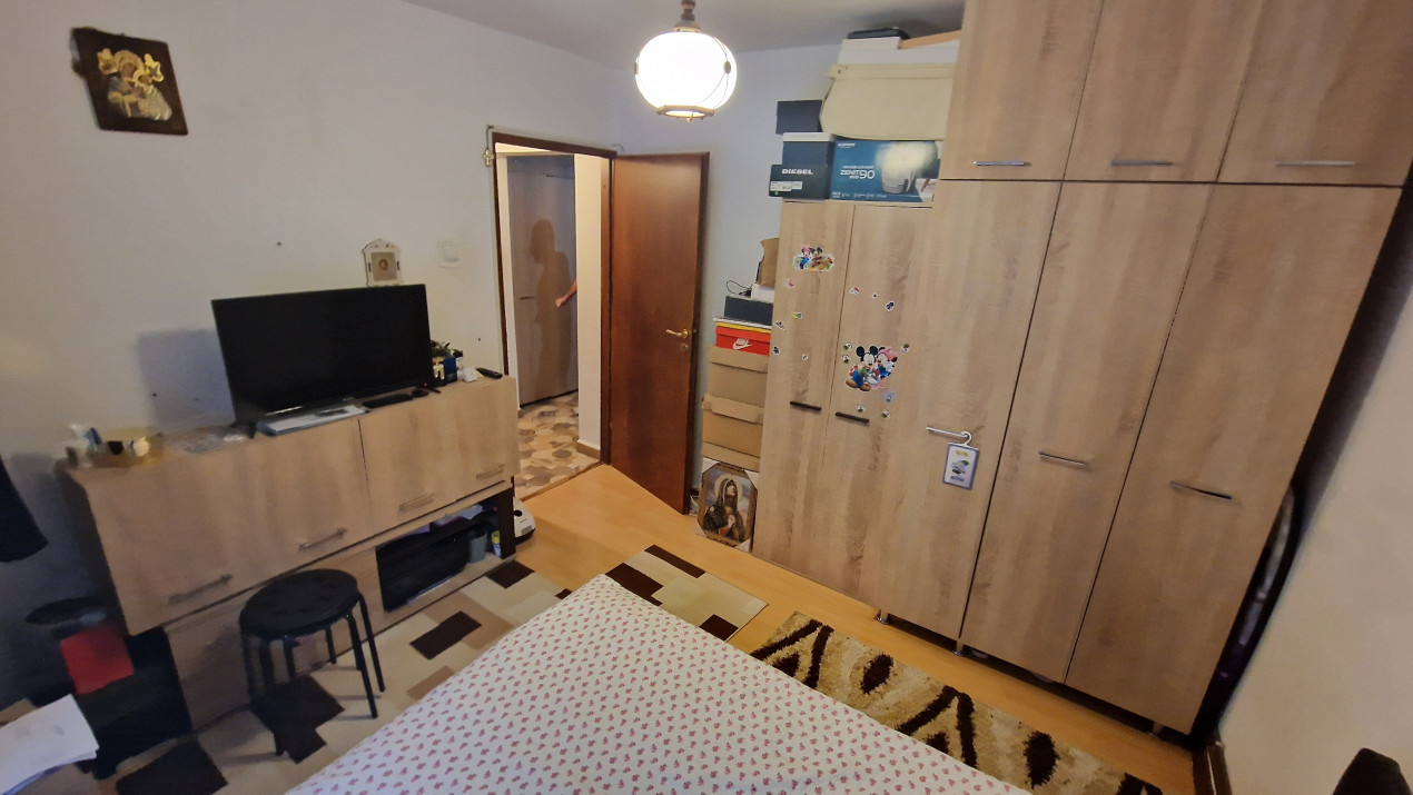 Apartament 2 camere decomandat Valea Rosie, centrala, mobilat