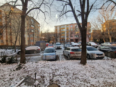 Apartament 2 camere decomandat Valea Rosie, centrala, mobilat