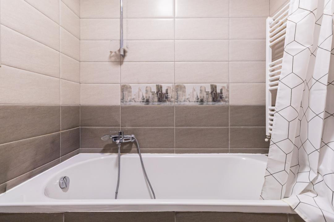 Apartament modern 3 camere cu loc de parcare – Tractorul, Nicolae Labiș