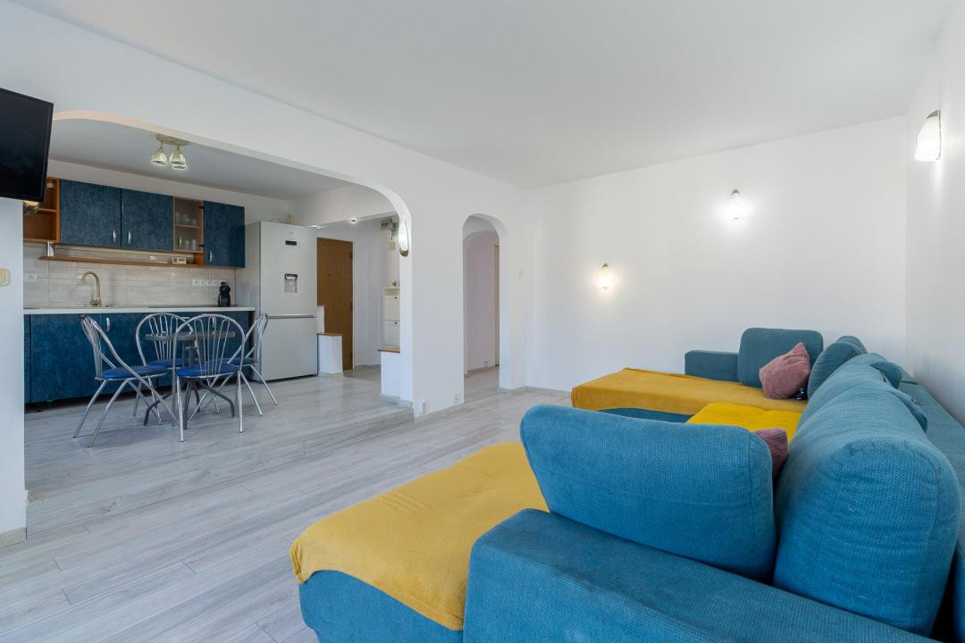 Vânzare apartament cu 3 camere, mobilat și utilat  - strada Vulturului