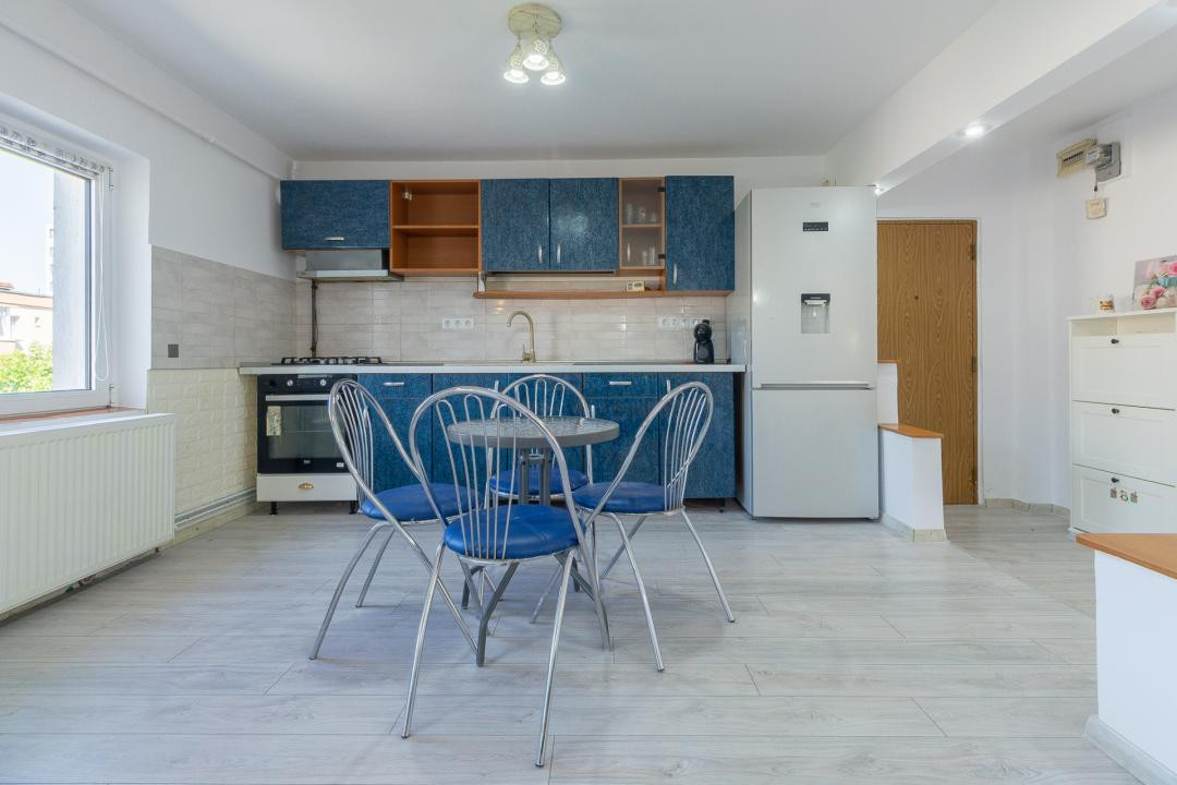 Vânzare apartament cu 3 camere, mobilat și utilat  - strada Vulturului