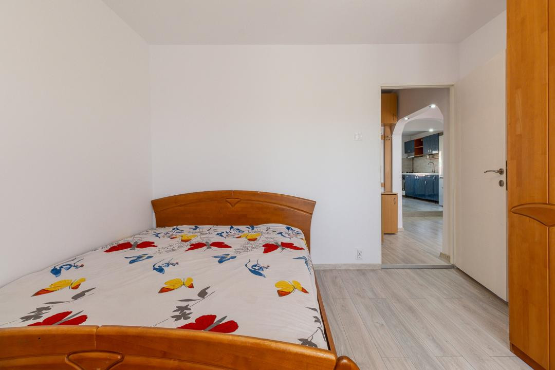 Vânzare apartament cu 3 camere, mobilat și utilat  - strada Vulturului