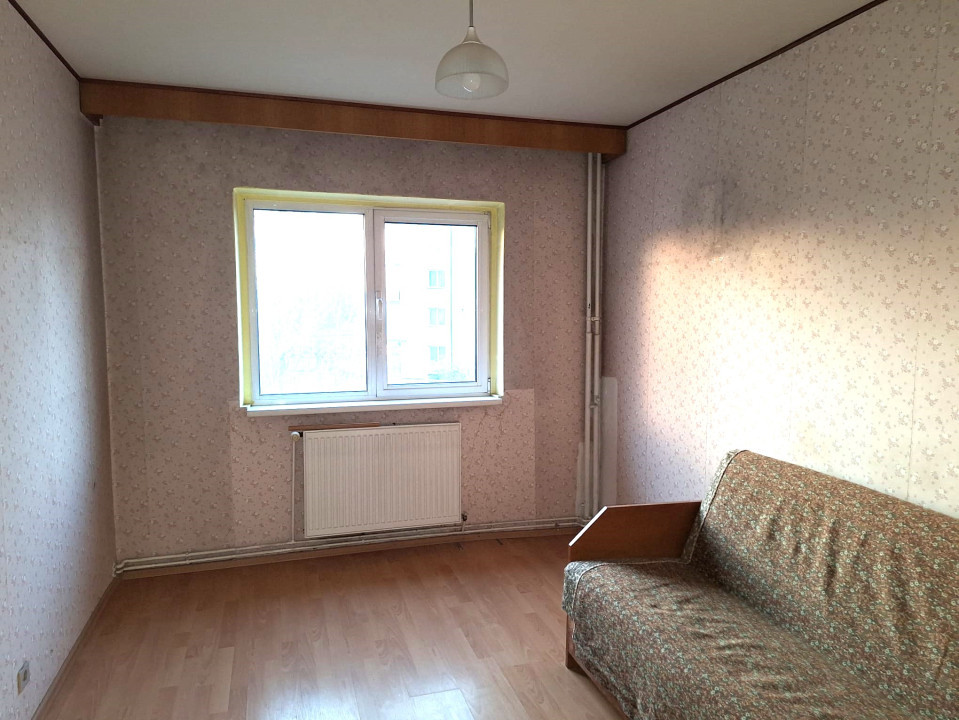 Apartament cu 3 Camere, etaj 1, Str Independentei- Tractorul