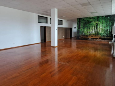 De Închiriat ,spațiu comercial/birouri – parter, acces stradal direct