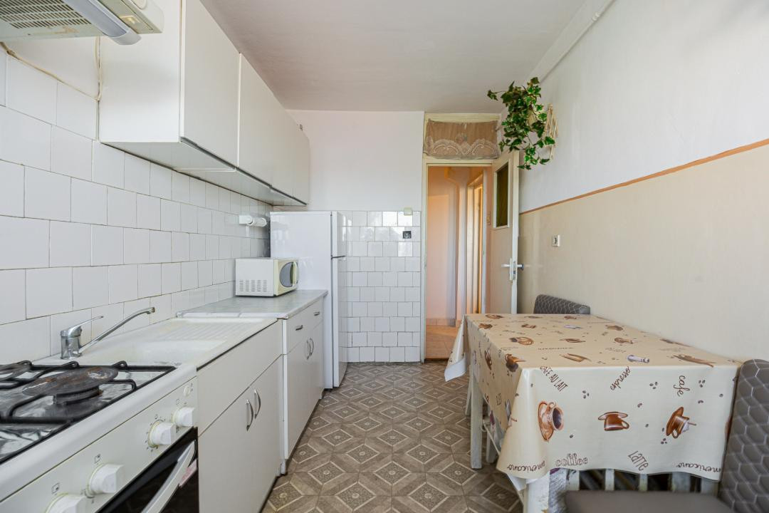 Apartament 3 camere decomandat | 65 mp utili + balcon