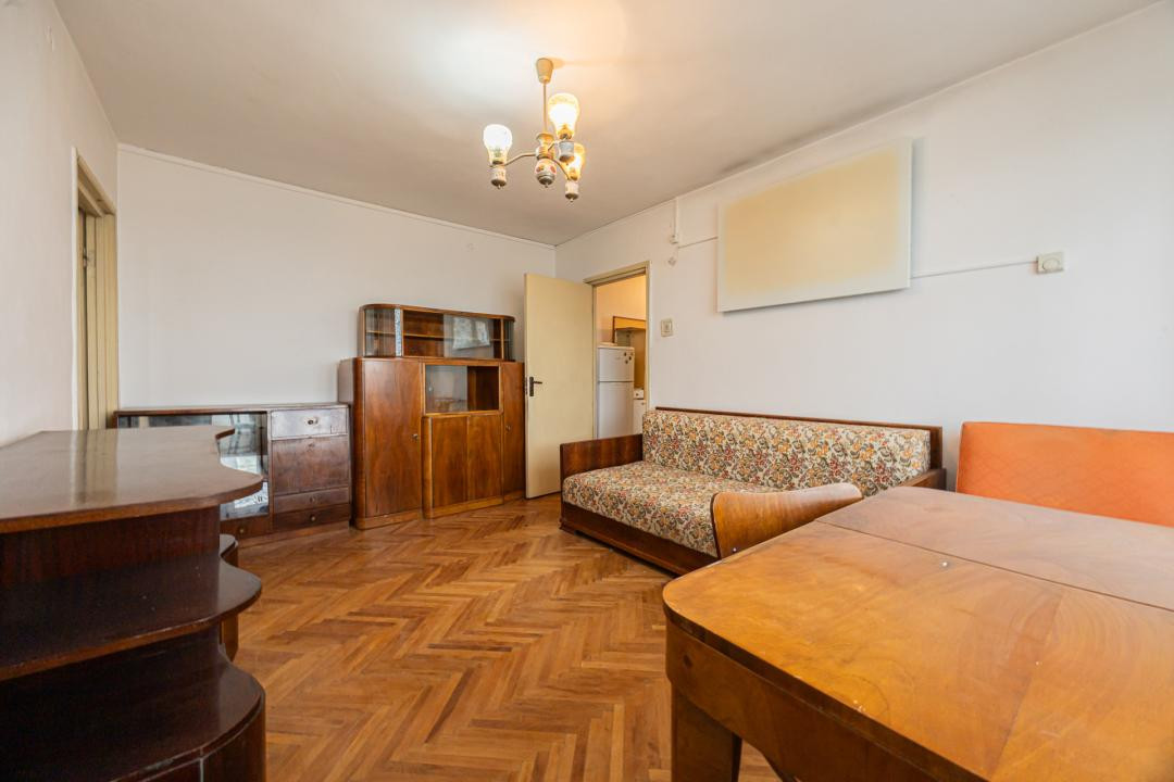Vânzare apartament cu 4 camere - zona Calea București
