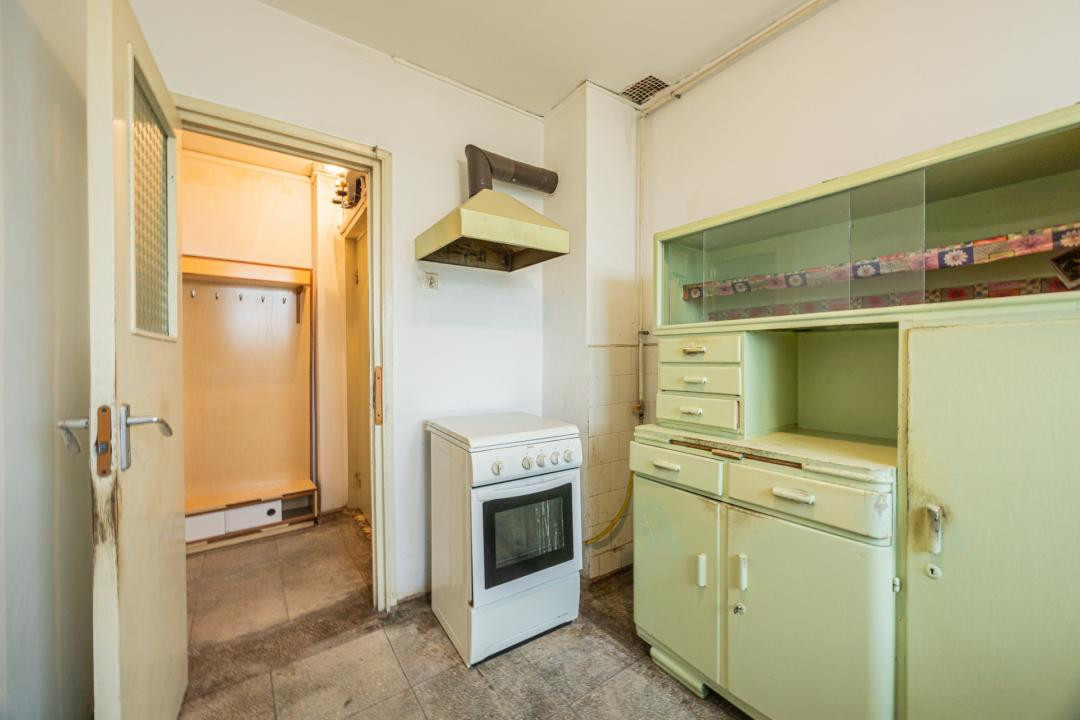 Vânzare apartament cu 4 camere - zona Calea București