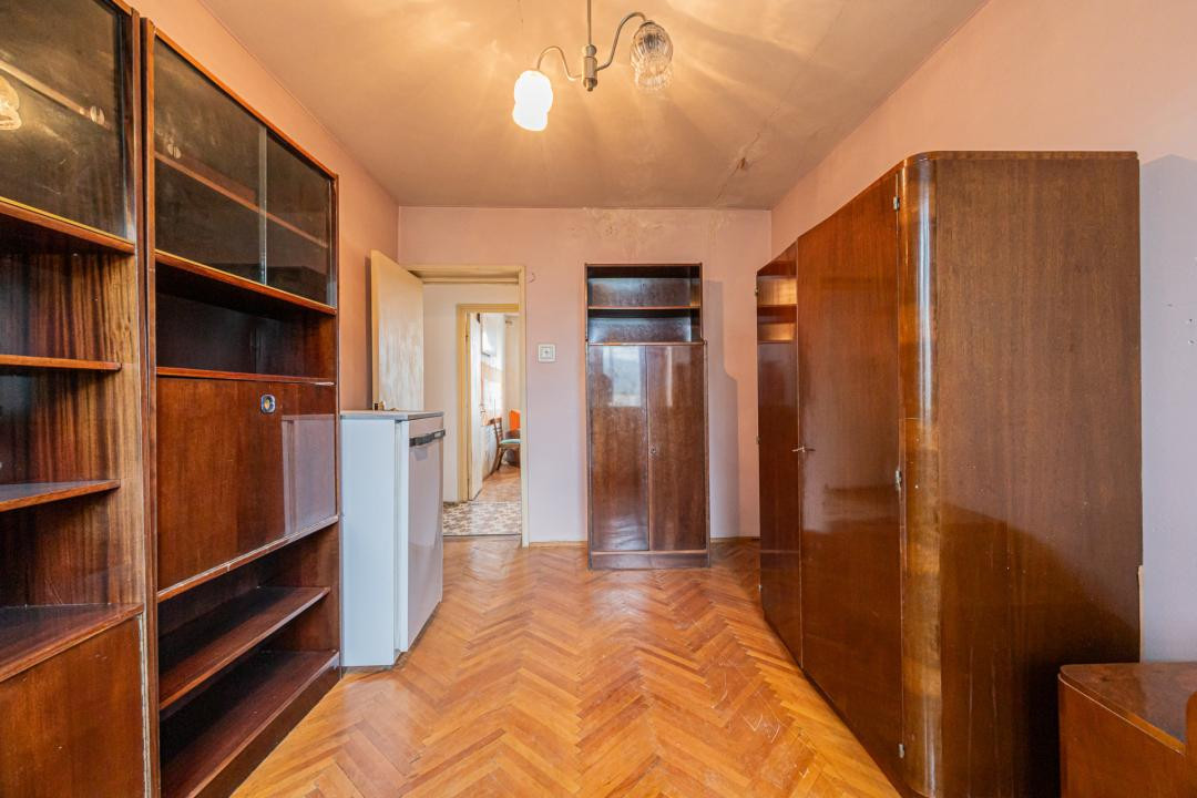 Vânzare apartament cu 4 camere - zona Calea București