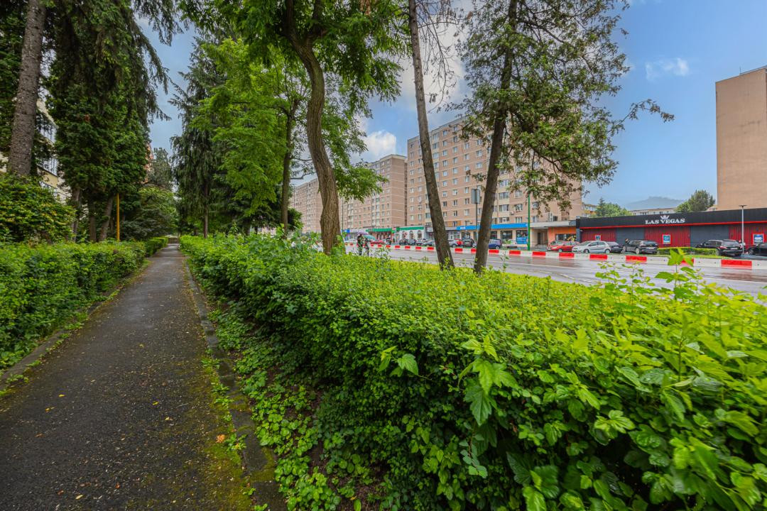 Vânzare apartament cu 4 camere - zona Calea București