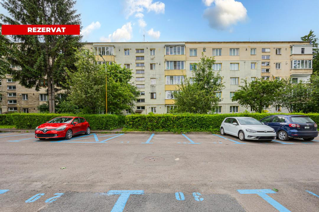 REZERVAT - Vânzare apartament cu 4 camere - zona Calea București