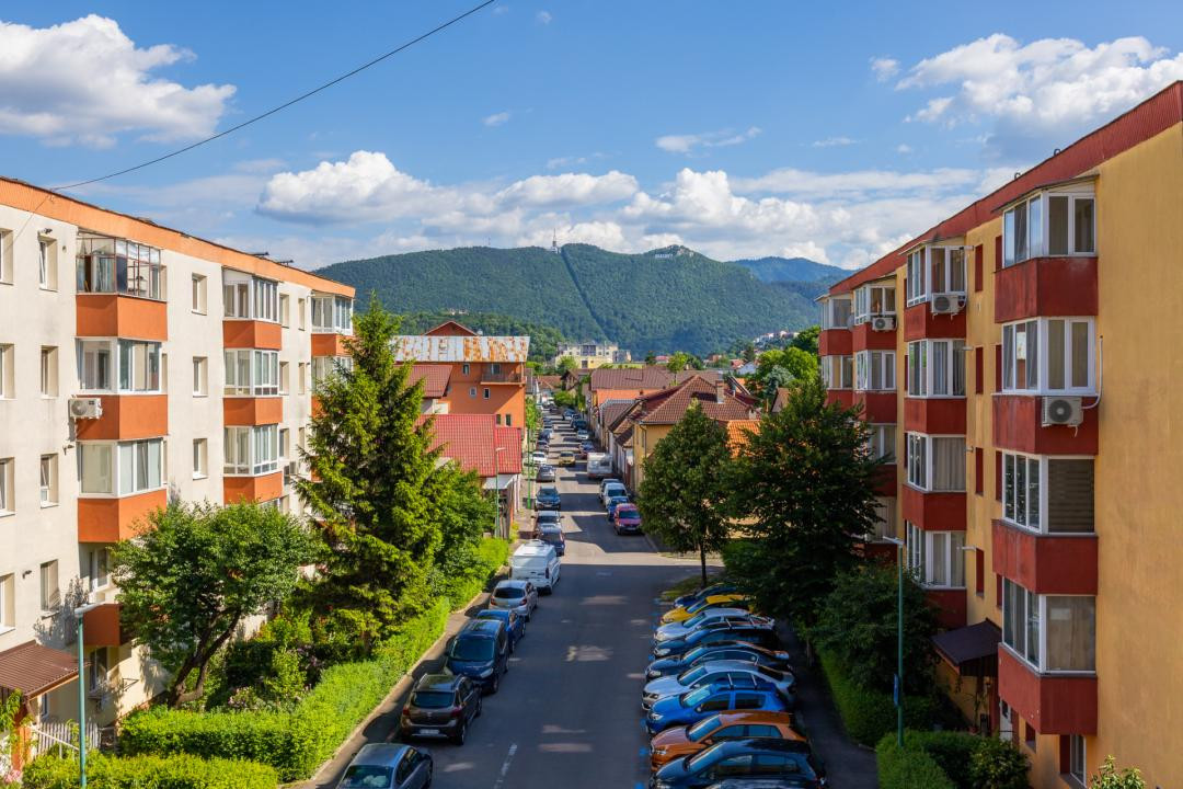 Vânzare apartament cu 2 camere, semidecomandat, strada Avram Iancu