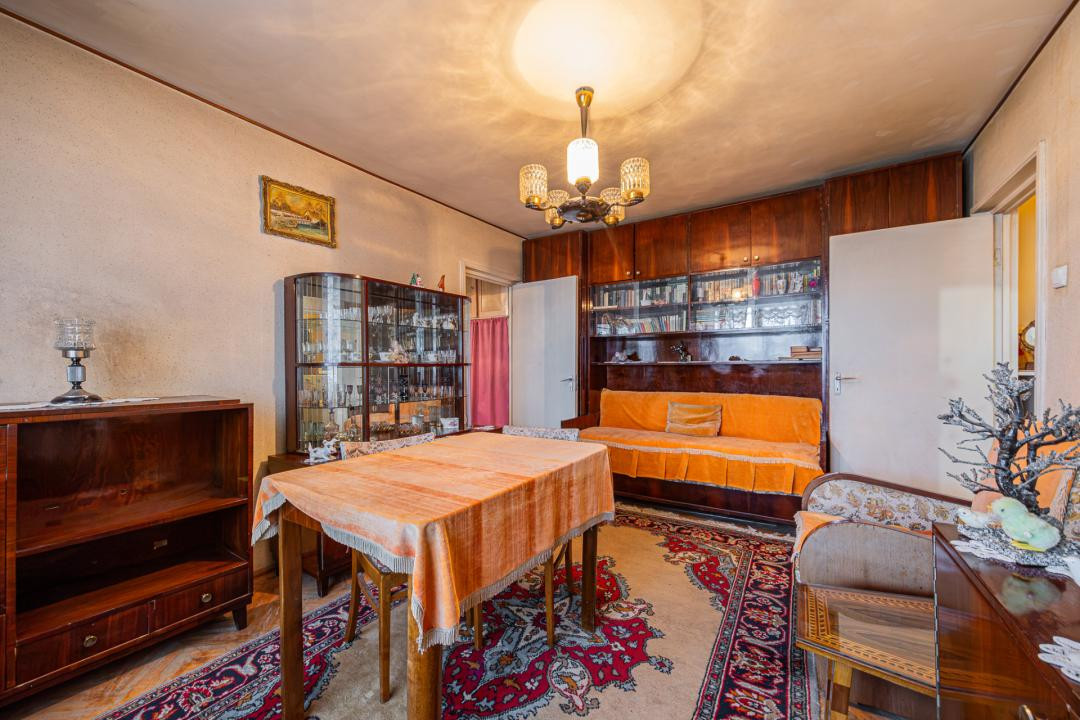 Vânzare apartament cu 2 camere, semidecomandat, strada Avram Iancu