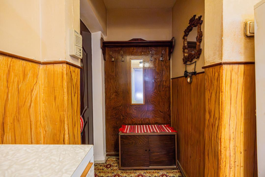 Vânzare apartament cu 2 camere, semidecomandat, strada Avram Iancu