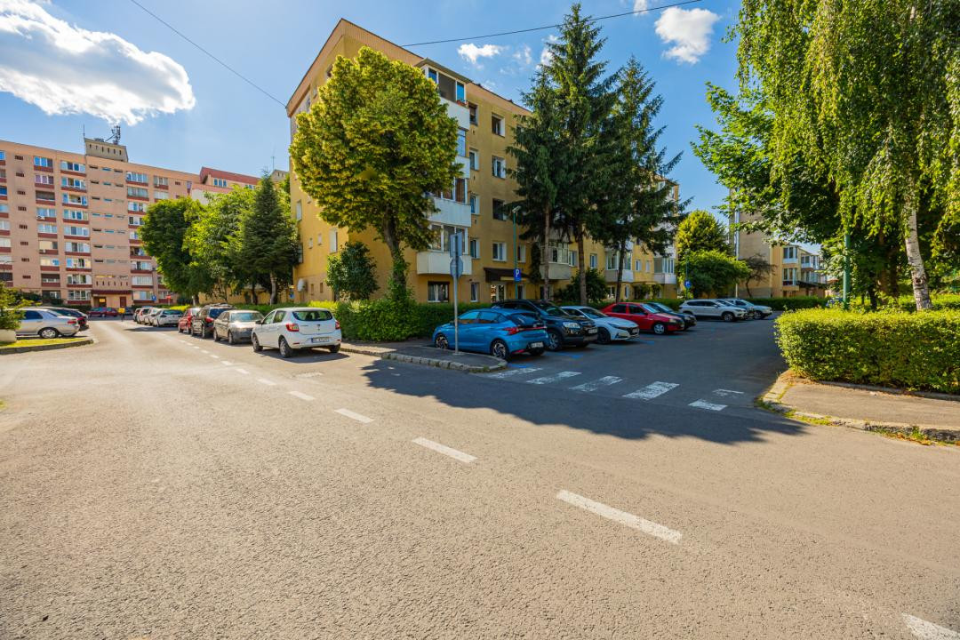 Vânzare apartament cu 2 camere, semidecomandat, strada Avram Iancu